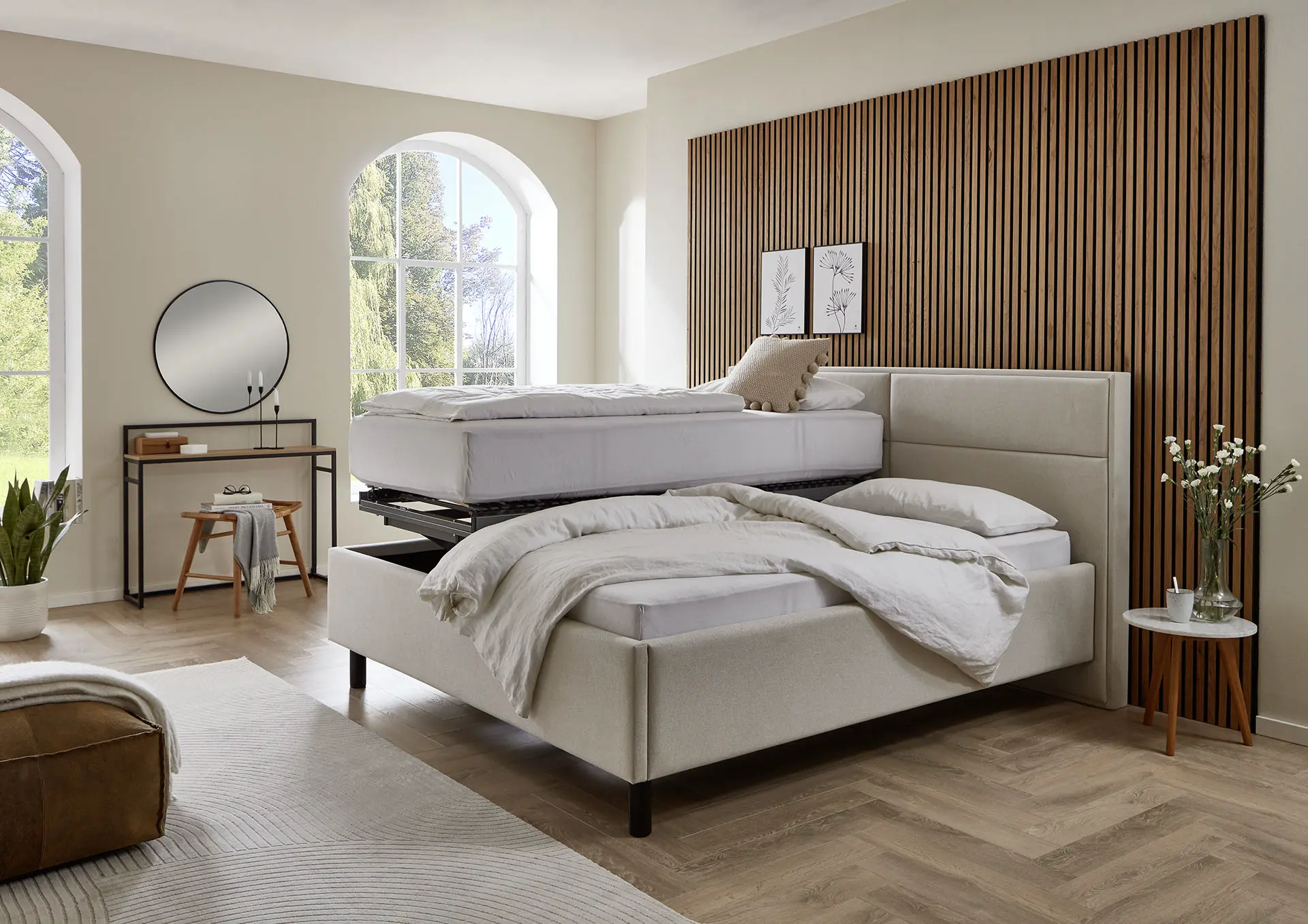 Pflegebett in einem Zimmer - tecfor care Liftup